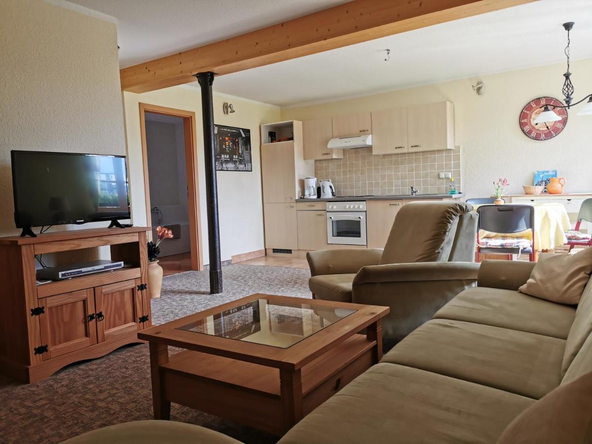 Ferienwohnung "Am Saalehaken" Gossitz Buitenkant foto