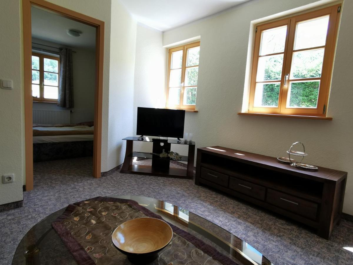 Ferienwohnung "Am Saalehaken" Gossitz Buitenkant foto